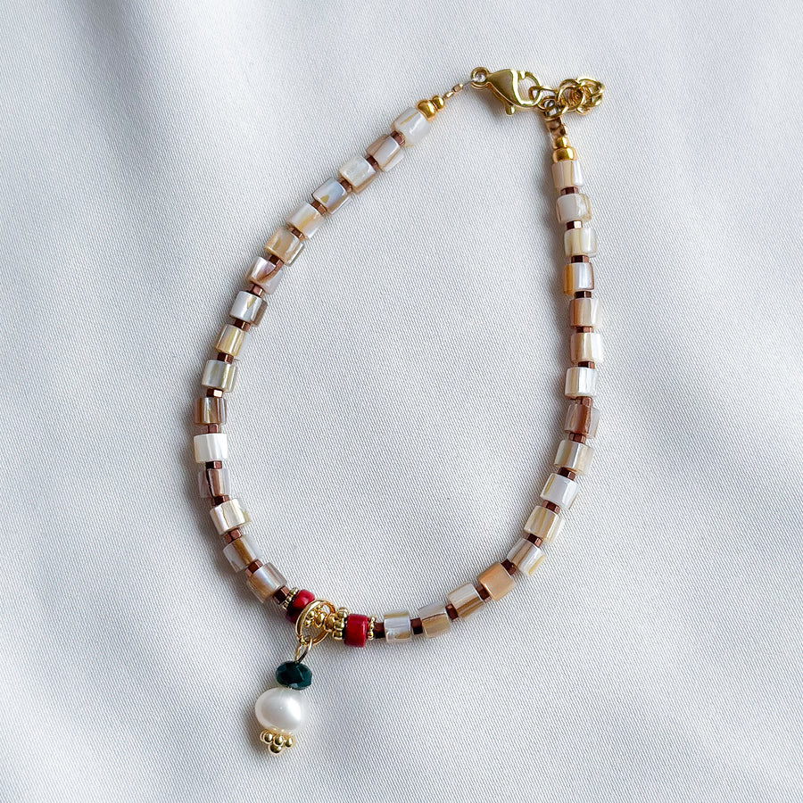 Armbandje schelp vierkant