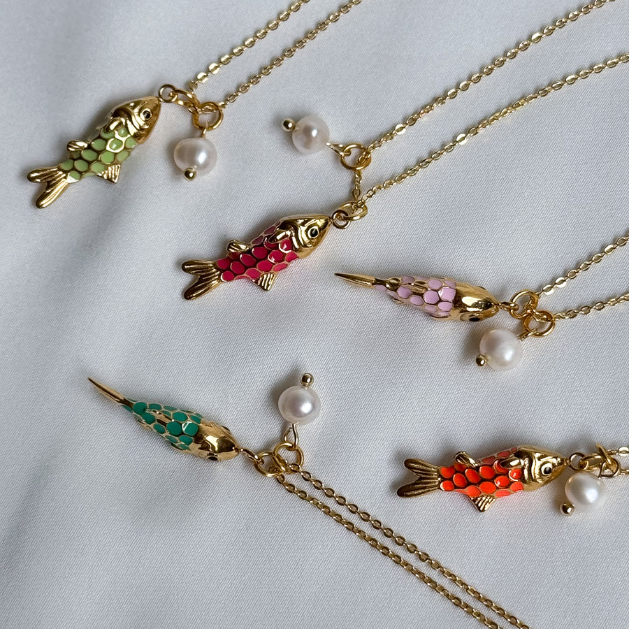 Goldplated ketting met gekleurd visje