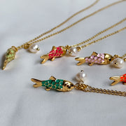 Goldplated ketting met gekleurd visje