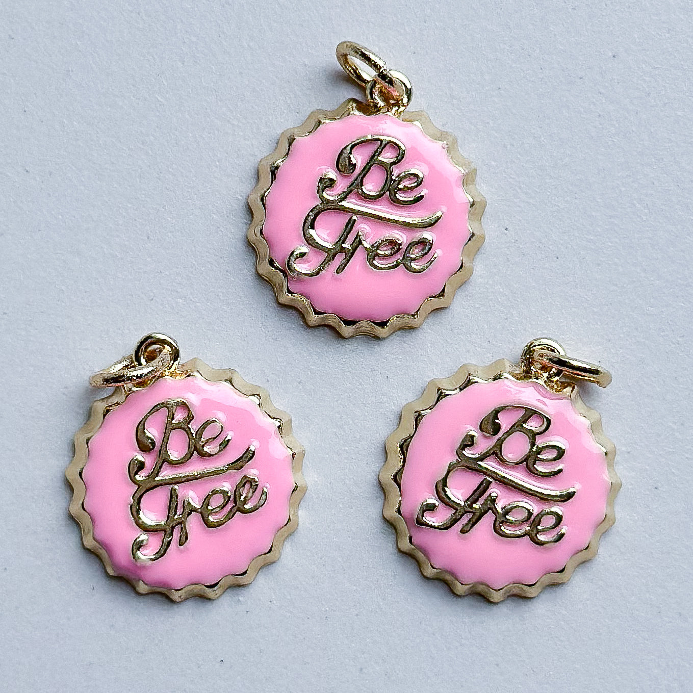 Charm Be Free cap small - white