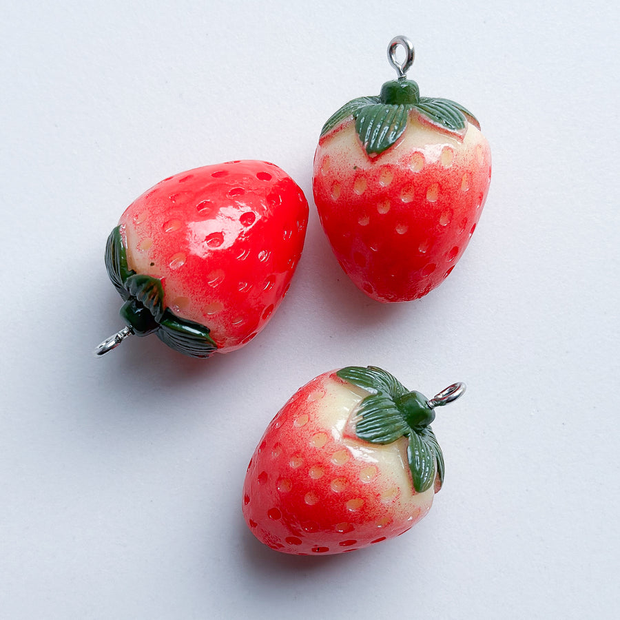 Charm Strawberry 3D