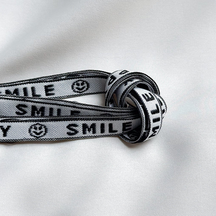 Ribbon Smile - black / white