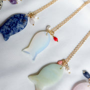 Goldplated ketting met natuursteen vis hanger