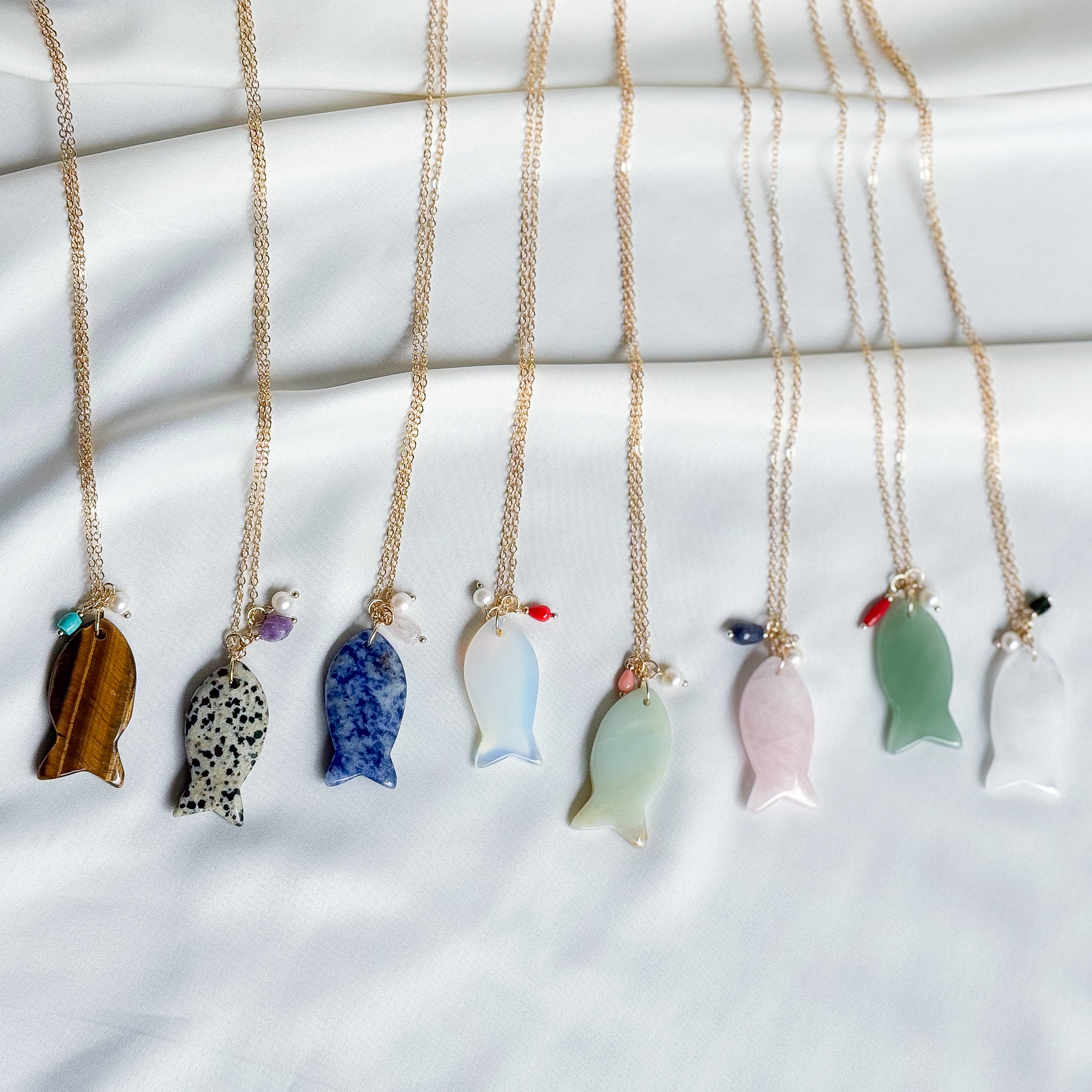 Goldplated ketting met natuursteen vis hanger