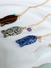 Goldplated ketting met natuursteen vis hanger