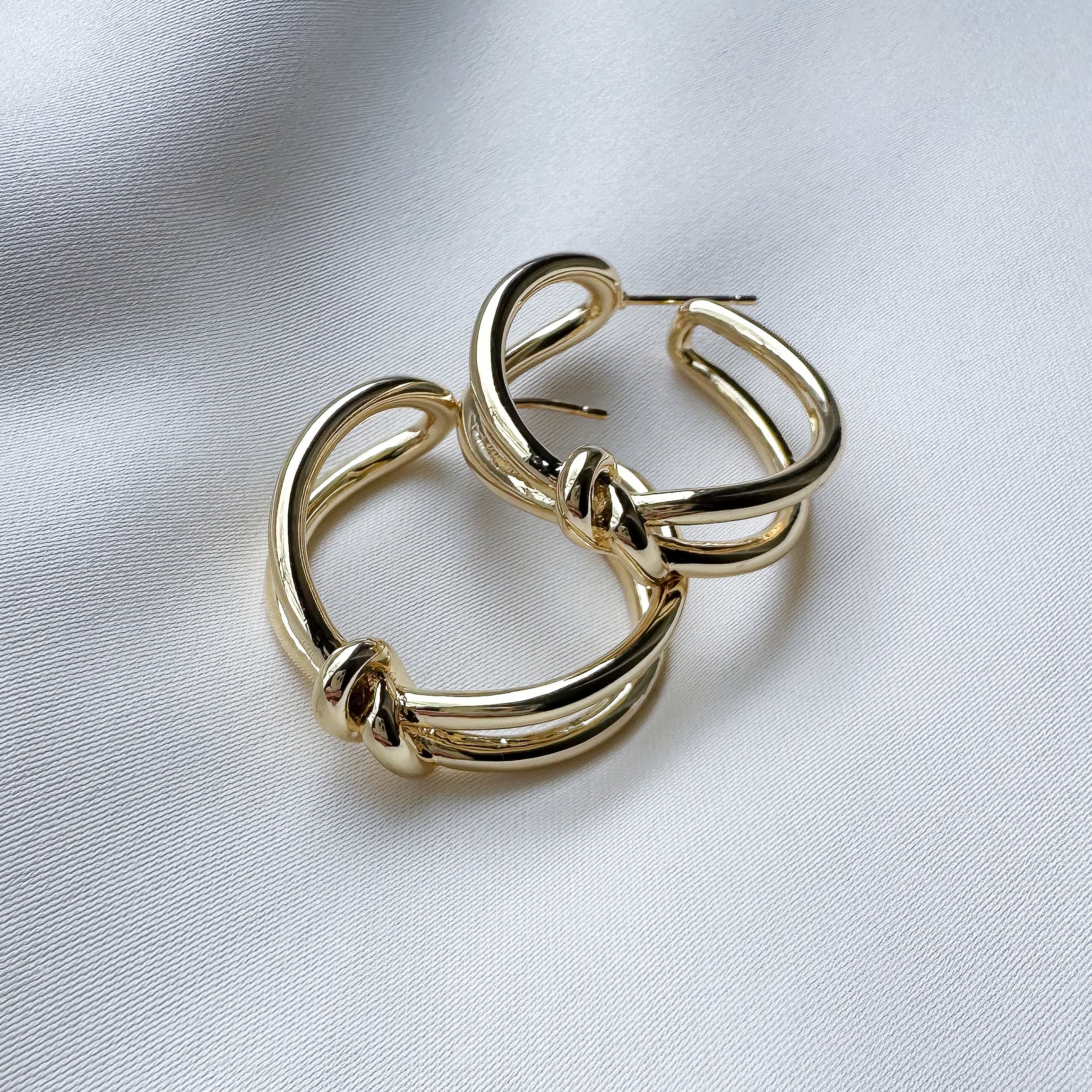 Hoop earrings - double knot